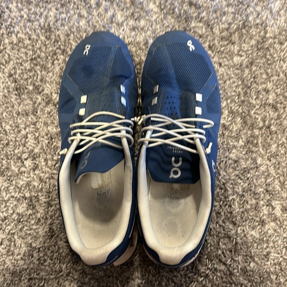 ON cloud size 10 women’s - Picture 4 of 5